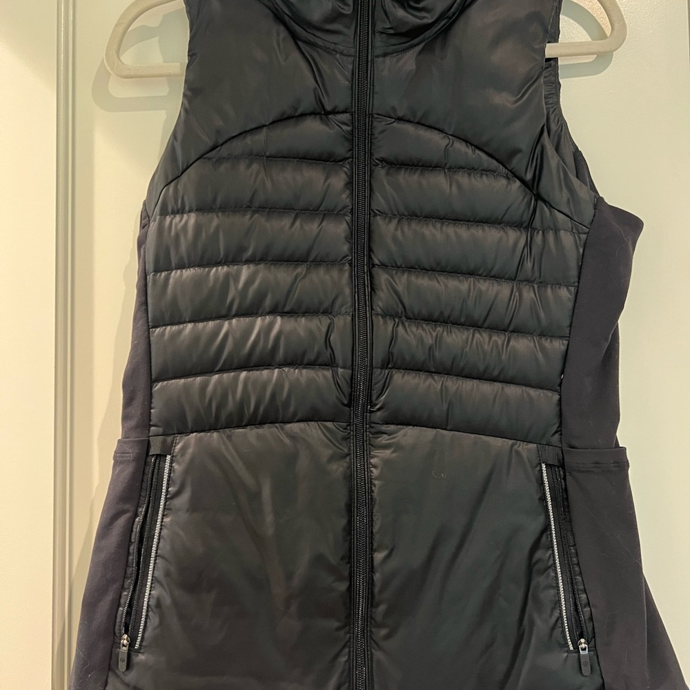 Lululemon Athletica Black Puffer Jacket with Quilted Design